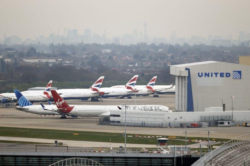 Aeroporto de Heathrow totalmente operacional após um dia de caos