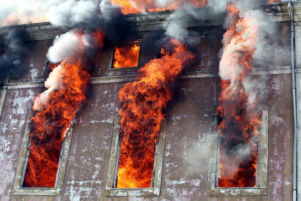 Incendio No Centro De Lisboa Deixa Cerca De 30 Pessoas Sem Casa