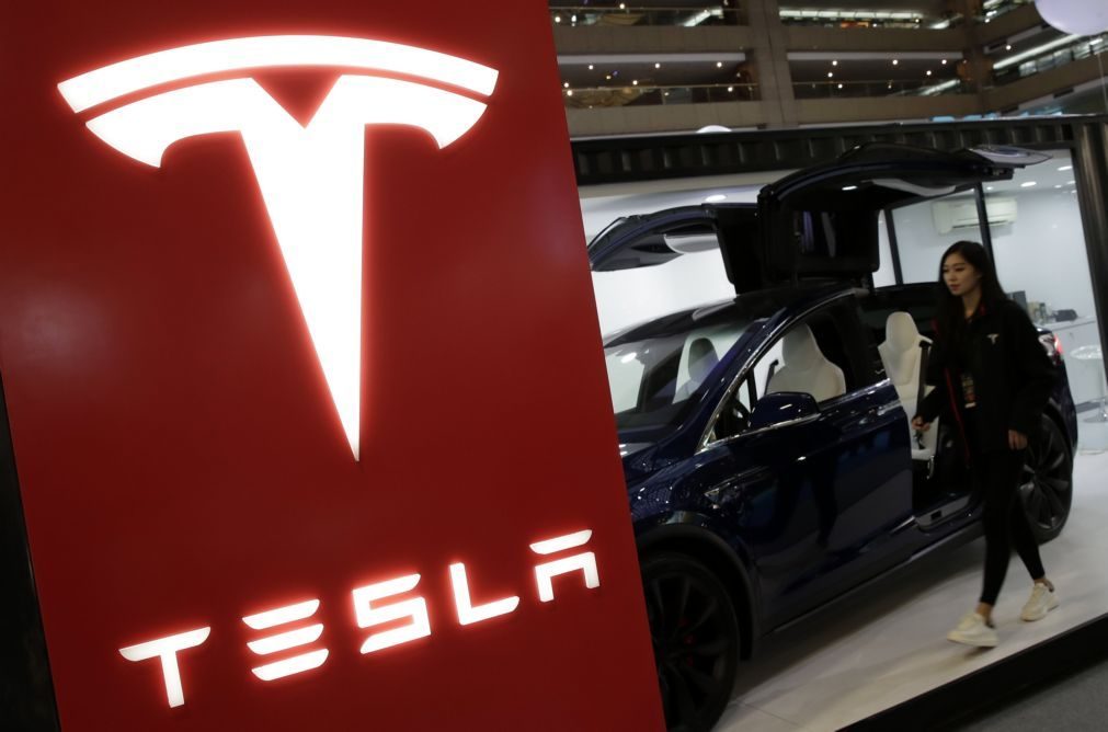 Tesla com perdas de 2,2 mil milhões de dólares em 2017