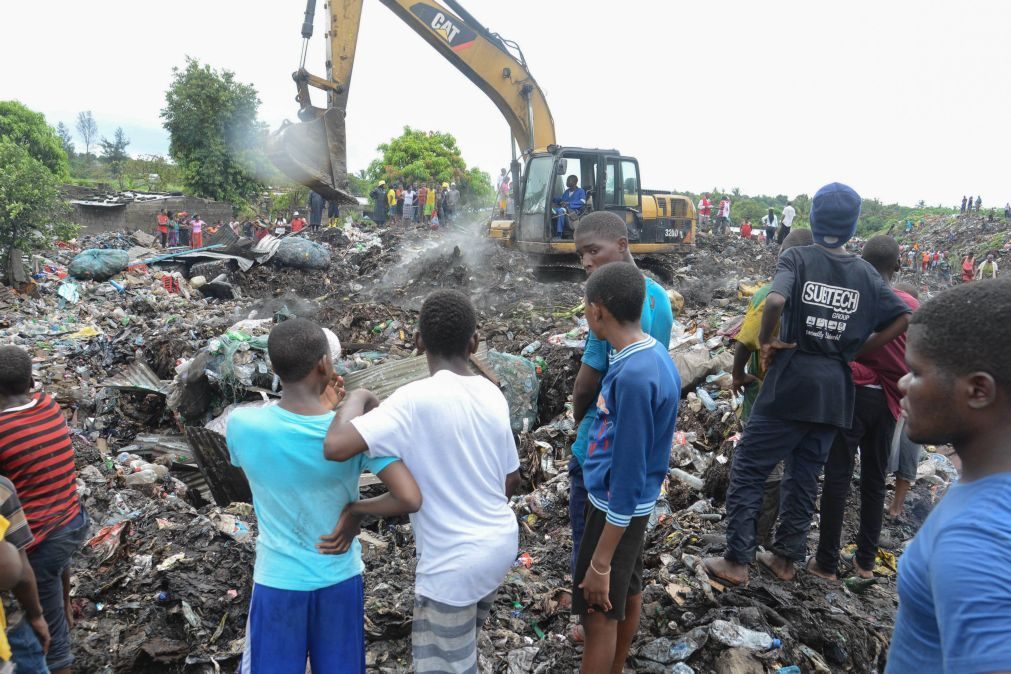 Governo moçambicano recomenda encerramento da lixeira de Hulene, onde morreram 16 pessoas