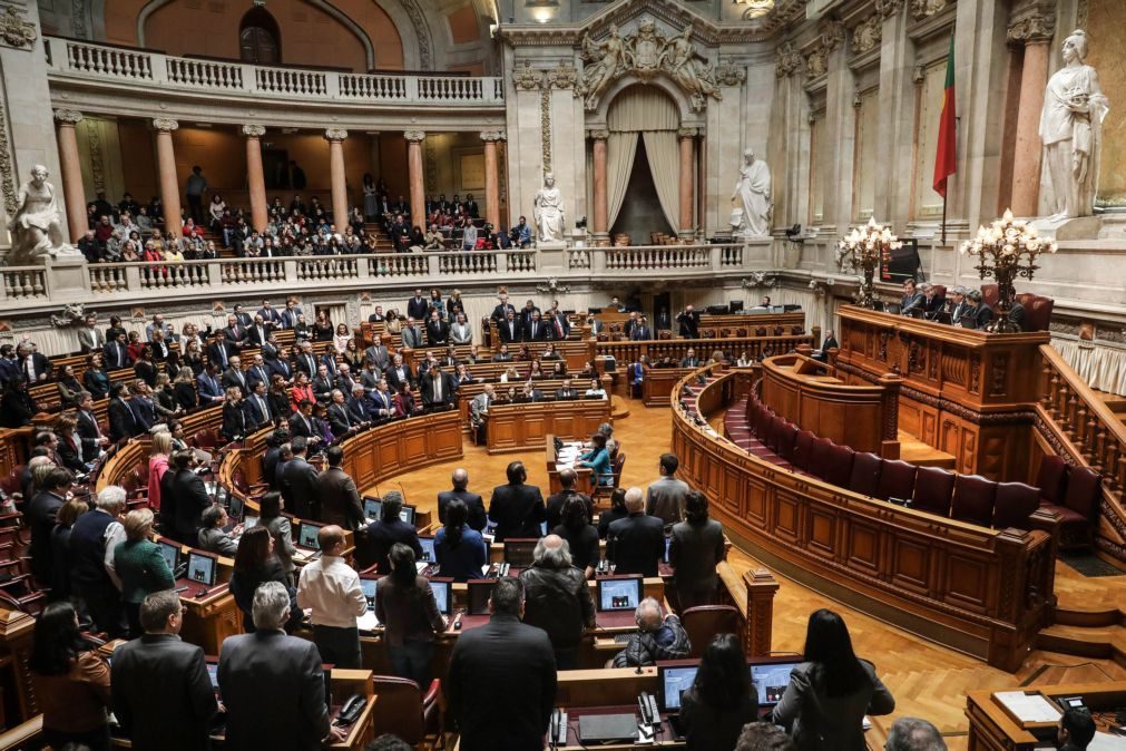 Governo aumenta para 40% quota mínima por género na Administração Pública