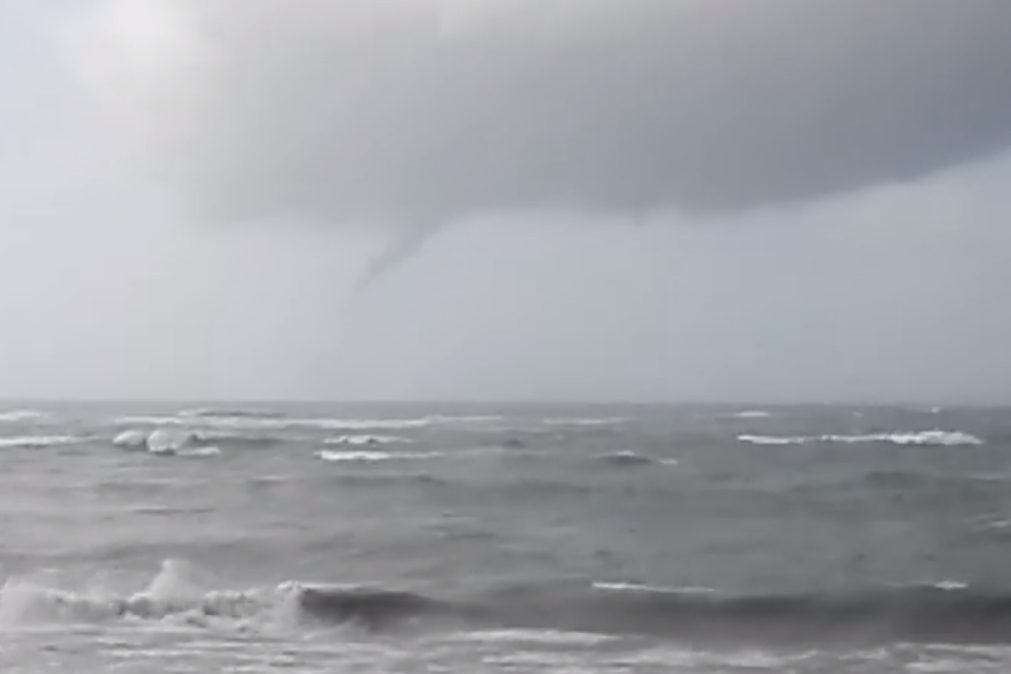 Tornado forma-se ao largo de Esposende (Vídeo)