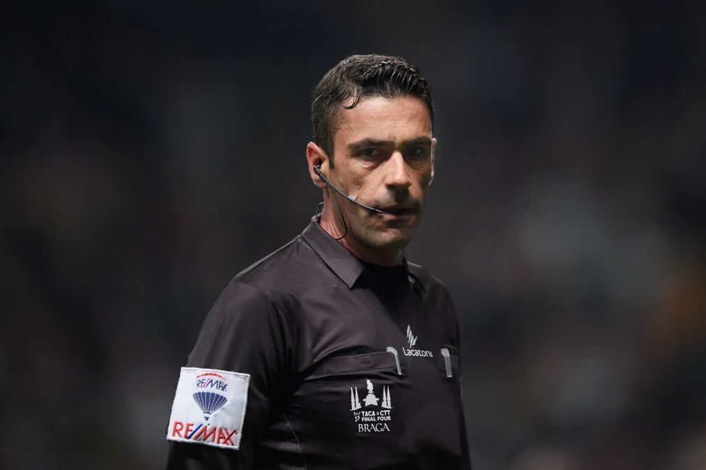 Nuno Almeida arbitra Benfica-Tondela, Manuel Oliveira no Portimonense-Sporting