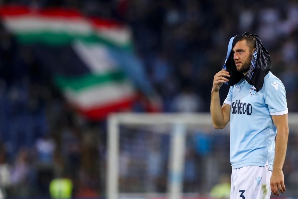 Defesa holandês Stefan de Vrij assina pelo Inter Milão até 2023