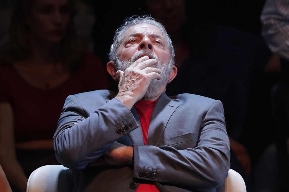 Brasil: Lula da Silva assume candidatura à presidência