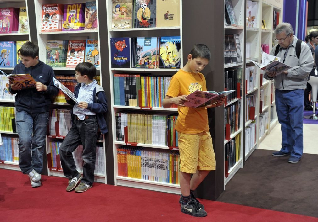 Bibliotecas escolares vão promover leitura desde o 1.º ciclo envolvendo as famílias