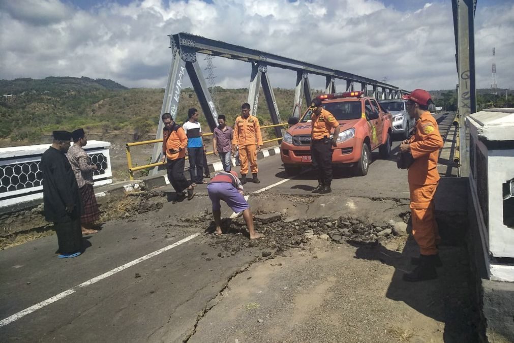 Última Hora: Número de mortos no sismo na Indonésia subiu para 13