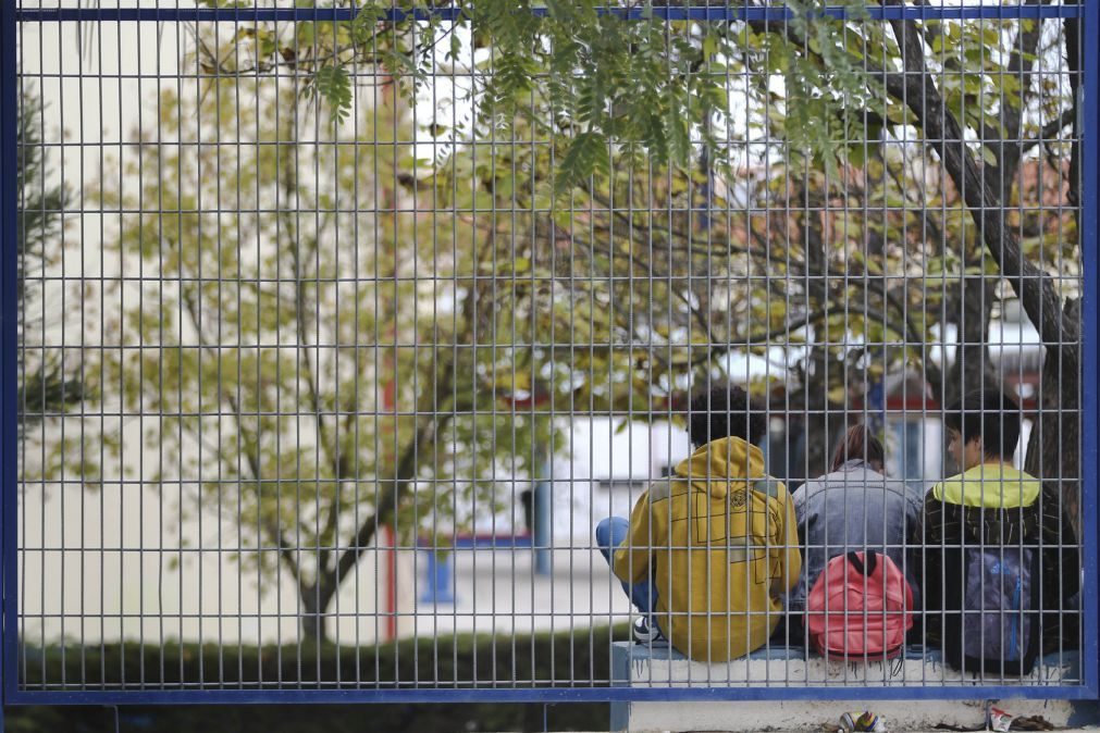 Aulas arrancam com o calendário sindical a sobrepor-se ao escolar