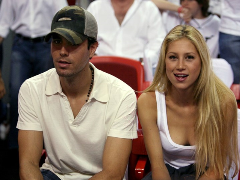 Enrique Iglesias revela detalhes de sexo com Anna Kournikov