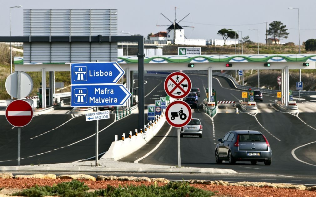 Autoestrada de Mafra e Linha do Oeste cortadas junto à Malveira devido a incêndio