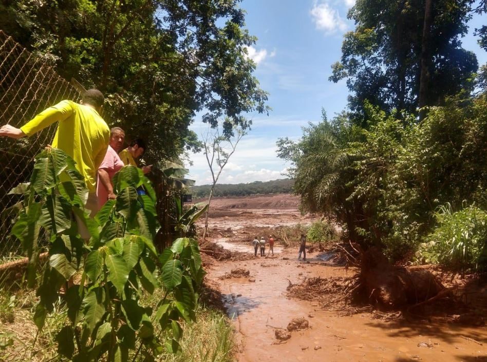 ÚLTIMA HORA: Barragem da Vale rompe no Brasil. Mais de mil moradores evacuados [vídeo]