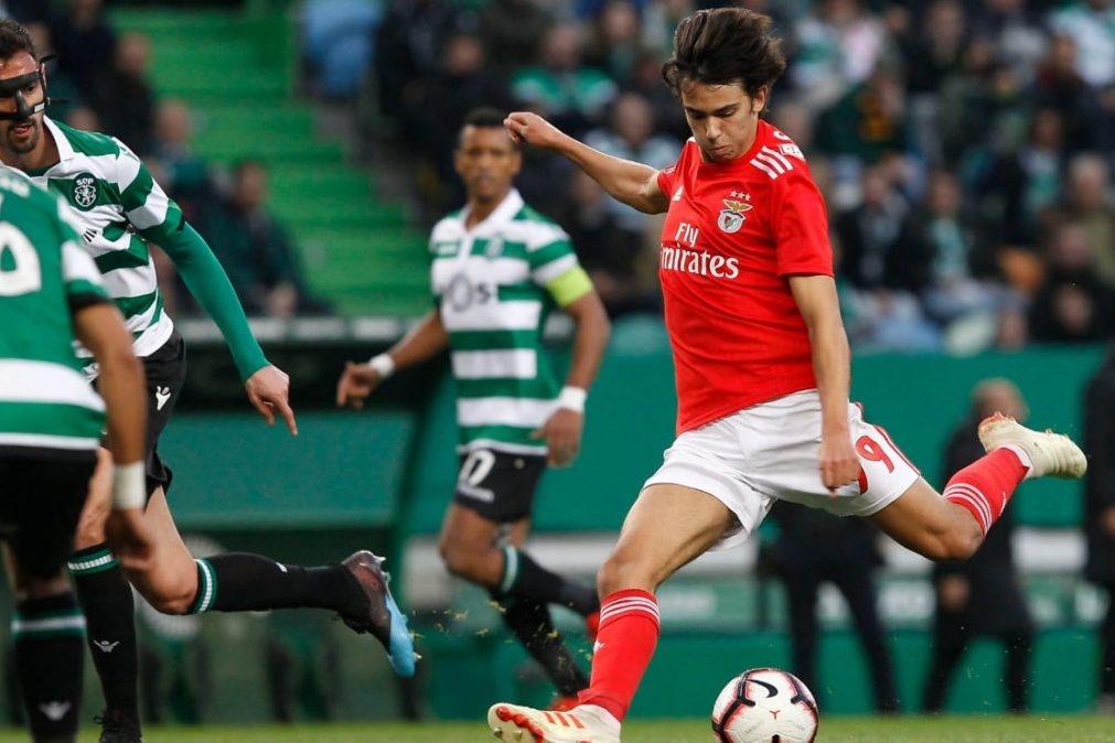 Benfica derrota Sporting e volta a subir ao 2.ª lugar [vídeos]