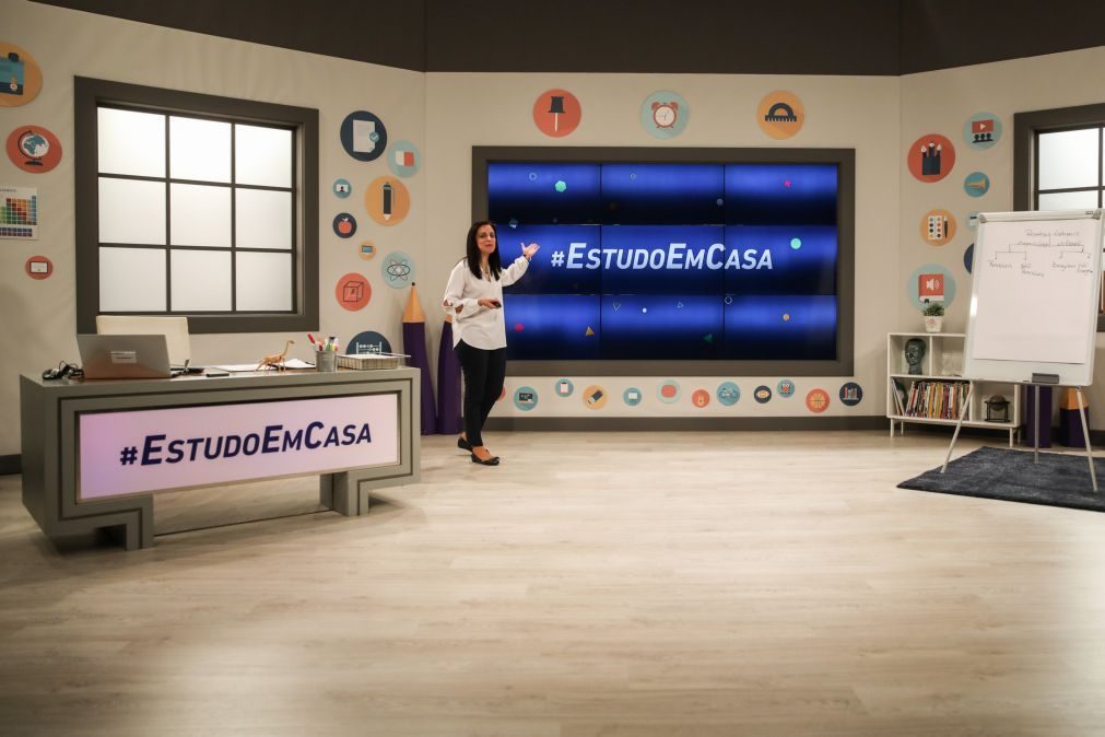 Covid-19: Aulas na televisão regressam hoje para 850 mil alunos