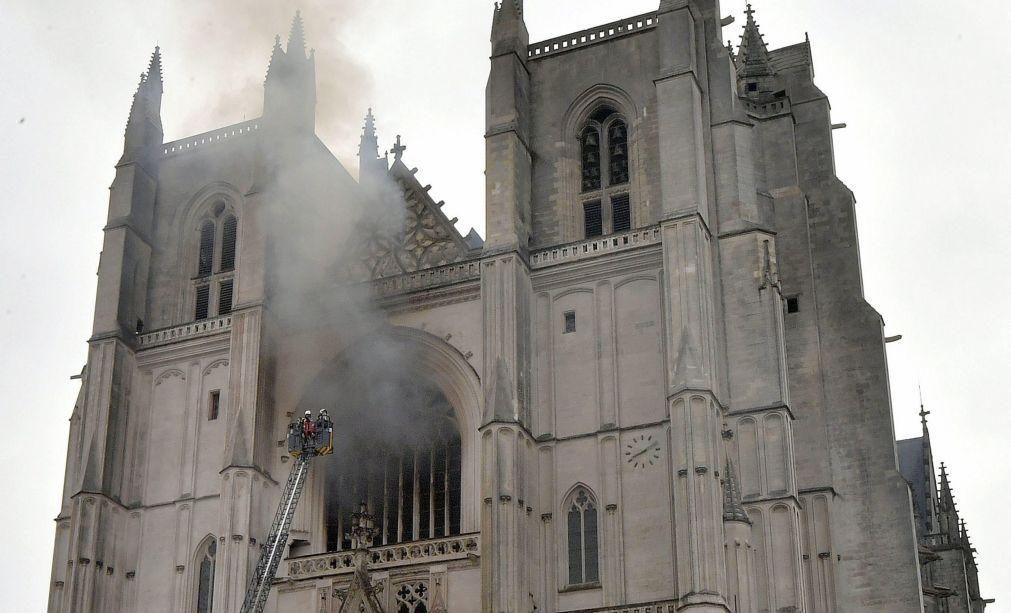 Detido homem suspeito do incêndio na Catedral de Nantes