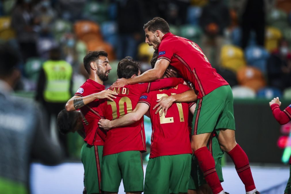 Portugal bate Suécia por 2-0 ao intervalo com golos de ...