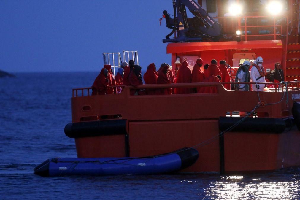 Quatro barcos com 50 migrantes a bordo, entre eles um bebé, intercetados em Alicante
