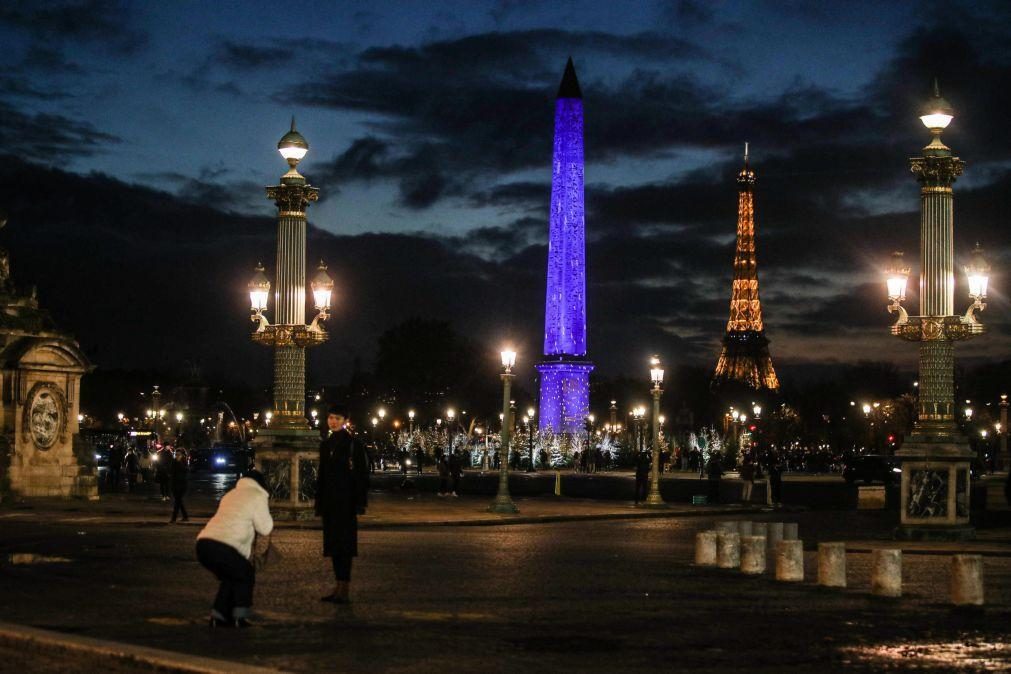 Covid-19: França impõe novo recolher obrigatório a partir de 15 de dezembro