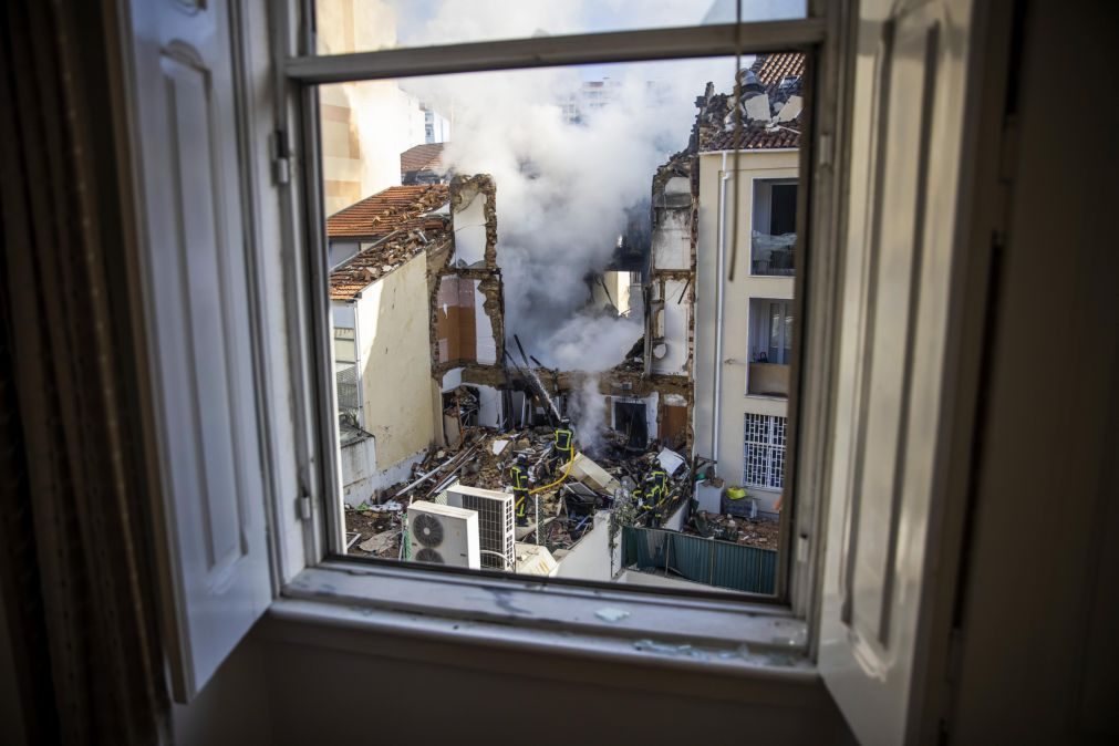 Quatro feridos em incêndio de prédio em Lisboa tiveram alta e quinto em estado grave