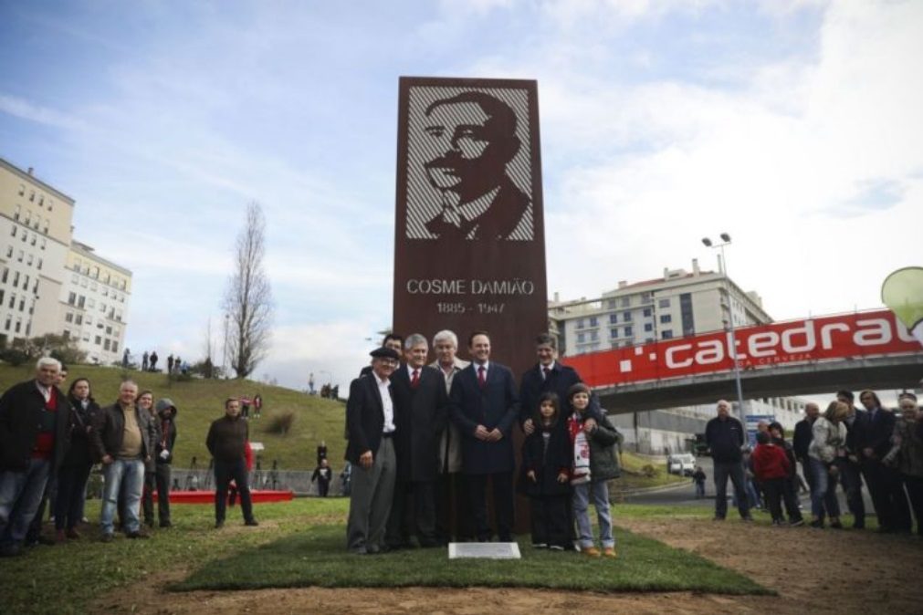 Monumento de Cosme Damião foi vandalizado