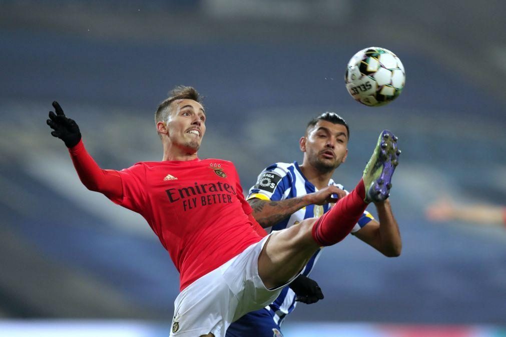 Benfica-FC Porto em 6 de maio. Benfica-Sporting nove dias depois