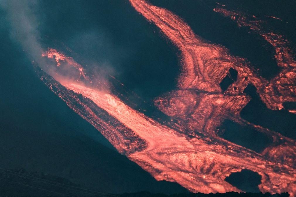 Derrocada parcial do cone do vulcão de La Palma revela grande fonte de lava