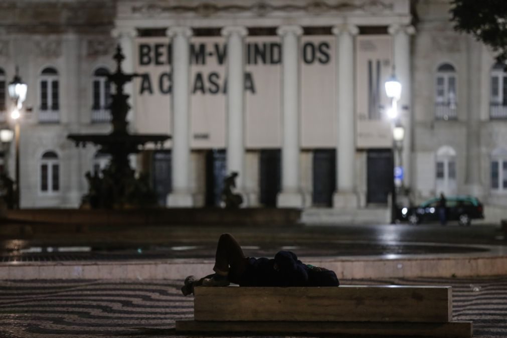 Número de pessoas sem-abrigo próximo da realidade antes da pandemia