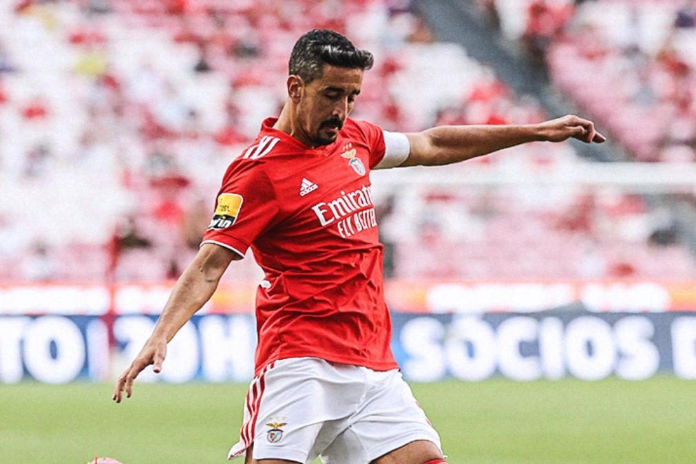 Benfica recebe Gil Vicente com André Almeida no 11 e João Mário no banco