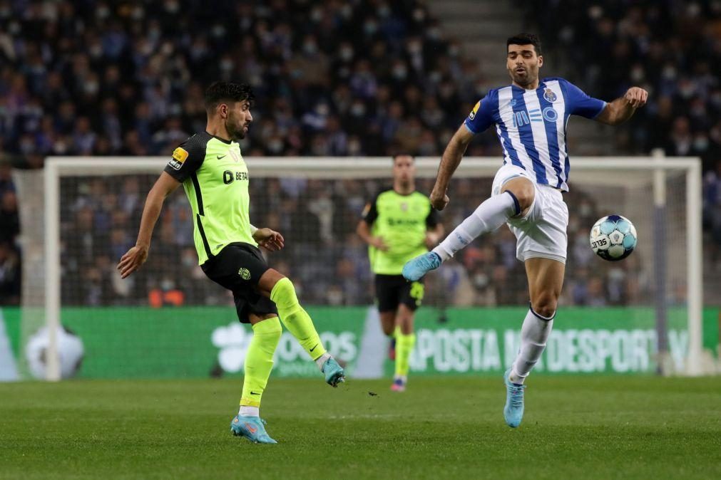 FC Porto-Sporting acaba empatado e em confusão com várias expulsões