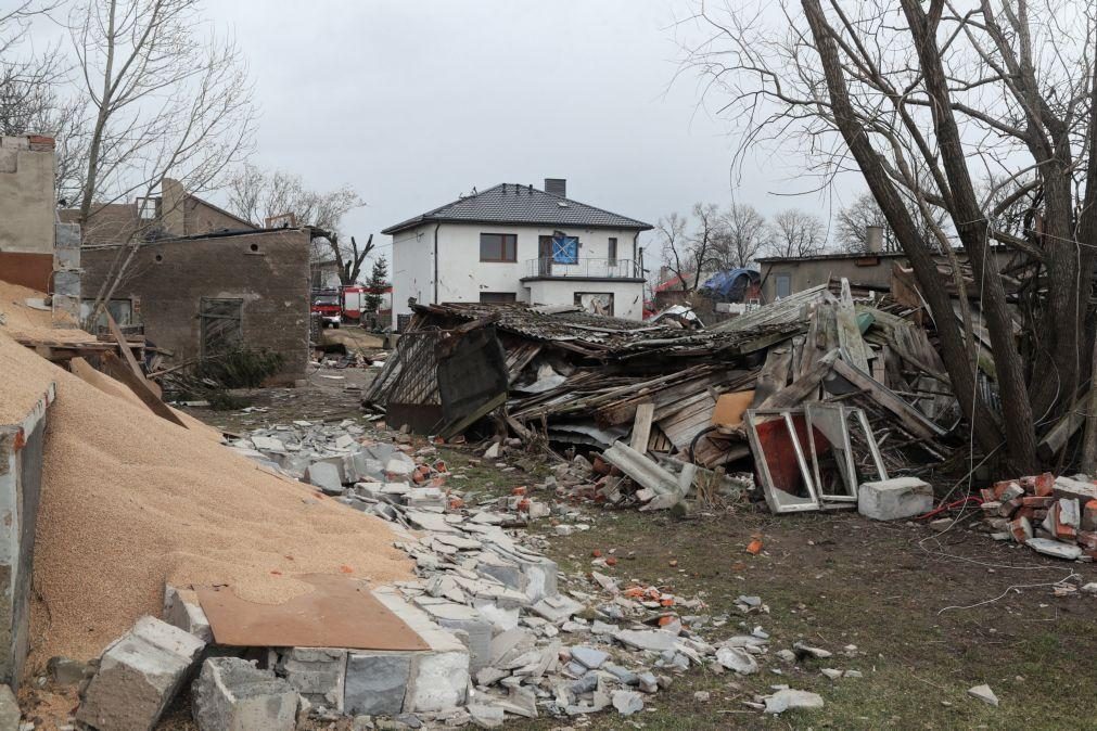 Tempestades no norte da Europa causam apagão e fazem mortos em vários países