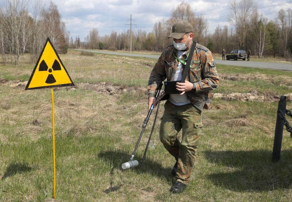 Ucrânia diz que radiação em Chernobyl aumentou, Rússia garante estar sob controlo