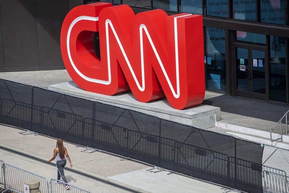 Ucrânia: CNN e Bloomberg suspendem emissões a partir da Rússia