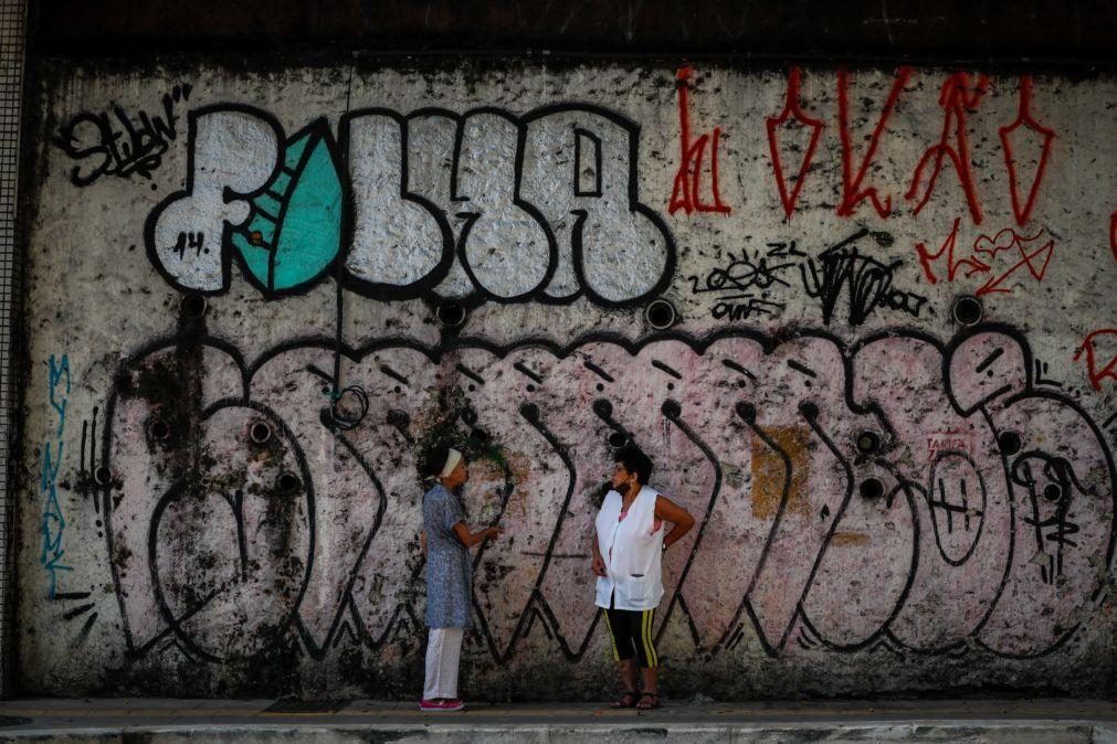 Uma mulher é violada a cada dez minutos no Brasil