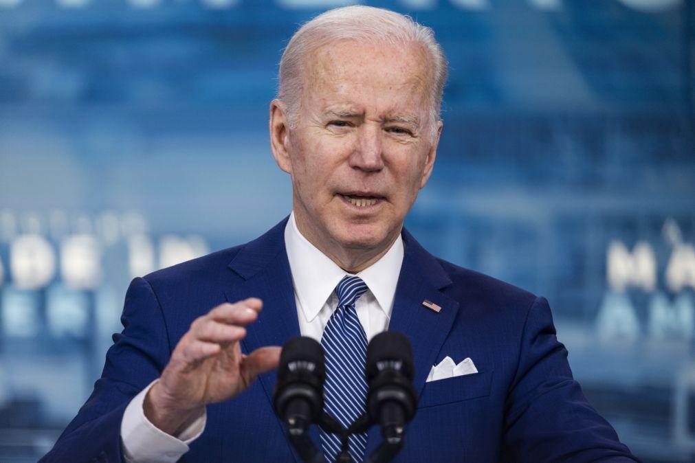 Ucrânia: Biden anuncia embargo às importações de petróleo e gás russo