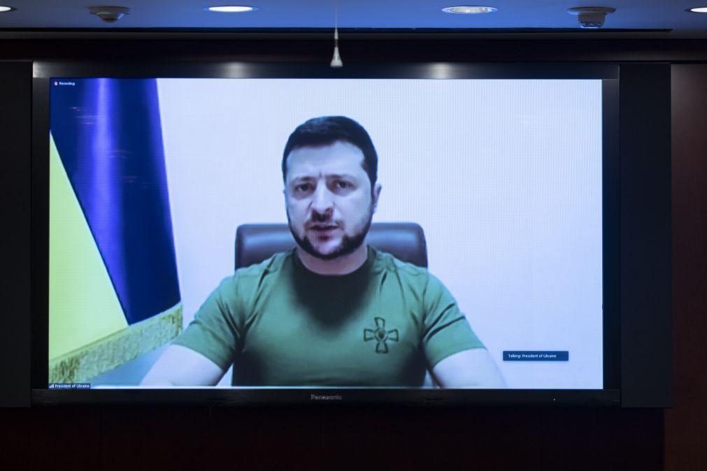 Zelensky recusa pedido russo para reconhecer independência de Donbass