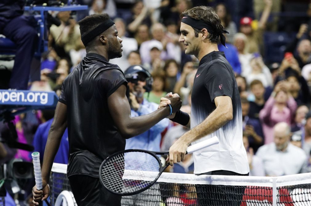 Veterano Federer precisou de cinco 'sets' para bater 'miúdo' Tiafoe no US Open